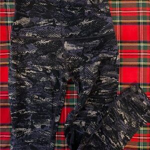 Lululemon High-Rise Leggings – Size 4